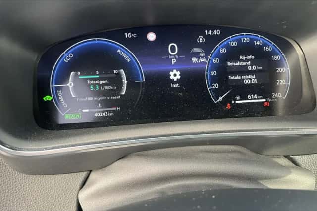 Toyota Corolla (2024) thumbnail 5
