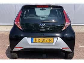 Toyota Aygo (2015) thumbnail 5