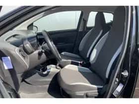 Toyota Aygo (2015) thumbnail 6