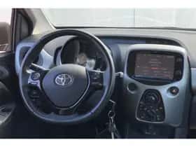 Toyota Aygo (2015) thumbnail 9