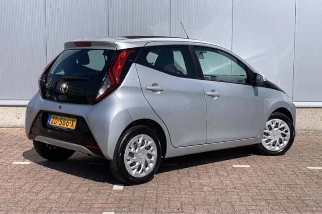 Toyota Aygo (2019) thumbnail 2