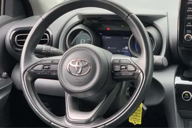 Toyota Yaris Cross (2024) thumbnail 11