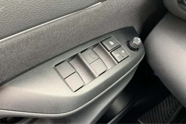 Toyota Yaris Cross (2024) thumbnail 22
