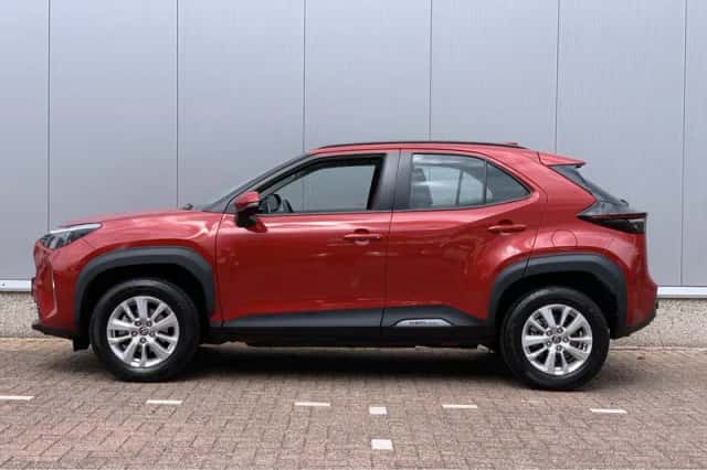 Toyota Yaris Cross (2024) thumbnail 4