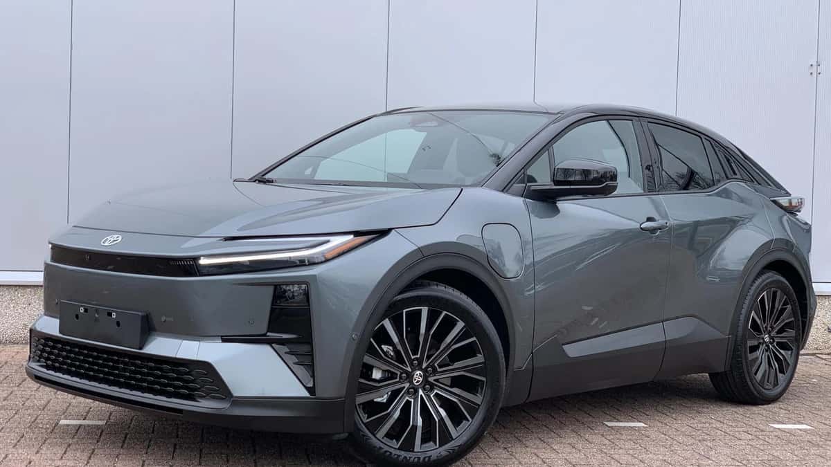 Toyota CHR + (2026) — foto 1