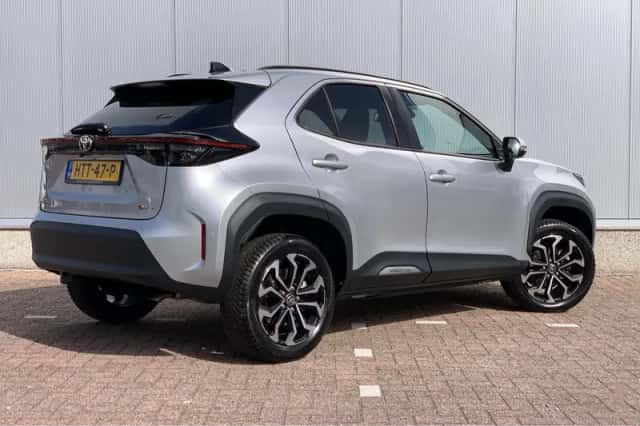 Toyota Yaris Cross (2025) thumbnail 2