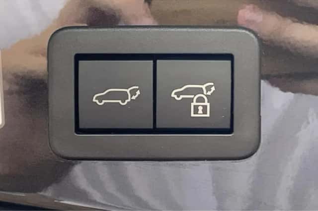 Toyota C-HR (2025) thumbnail 22