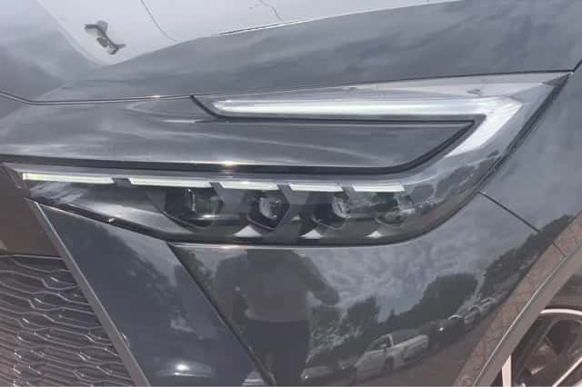 Toyota C-HR (2025) thumbnail 23