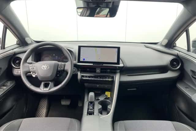 Toyota C-HR (2025) thumbnail 9