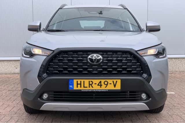 Toyota Corolla (2025) thumbnail 3