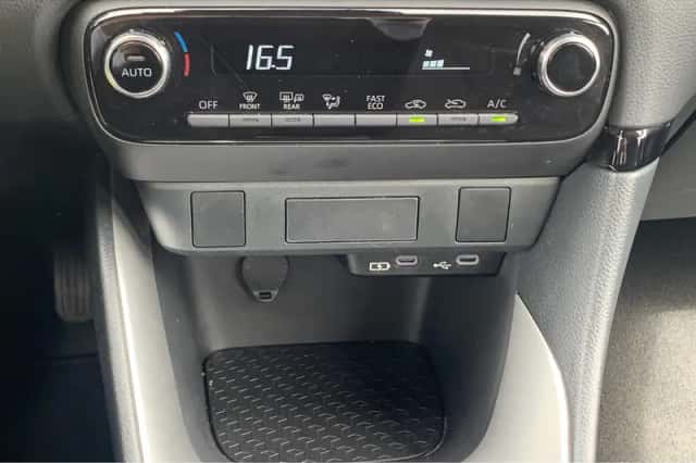 Toyota Yaris (2025) thumbnail 17
