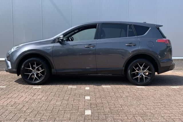 Toyota RAV4 (2017) thumbnail 4