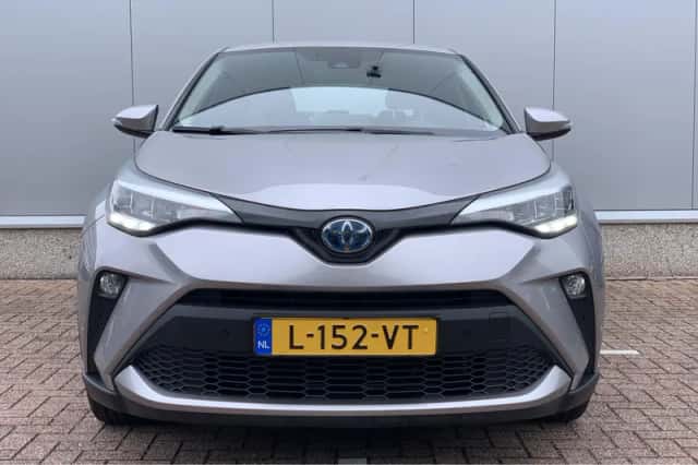 Toyota C-HR (2021) thumbnail 3