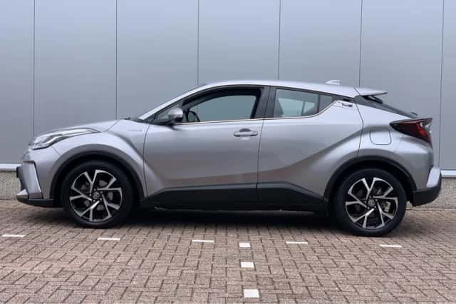 Toyota C-HR (2021) thumbnail 4