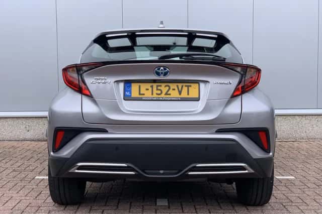 Toyota C-HR (2021) thumbnail 5