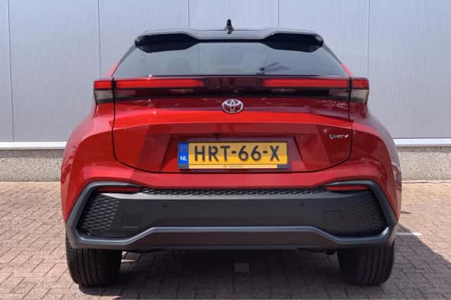 Toyota C-HR (2025) thumbnail 5