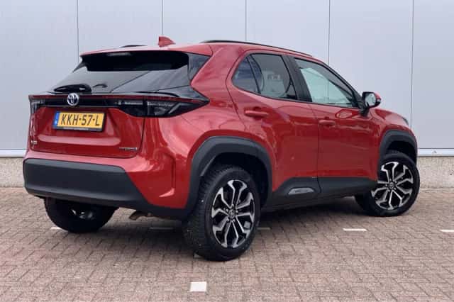 Toyota Yaris Cross (2023) thumbnail 2