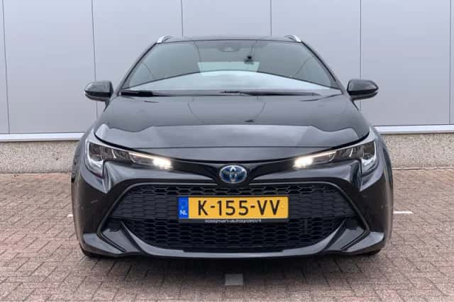 Toyota Corolla (2021) thumbnail 3