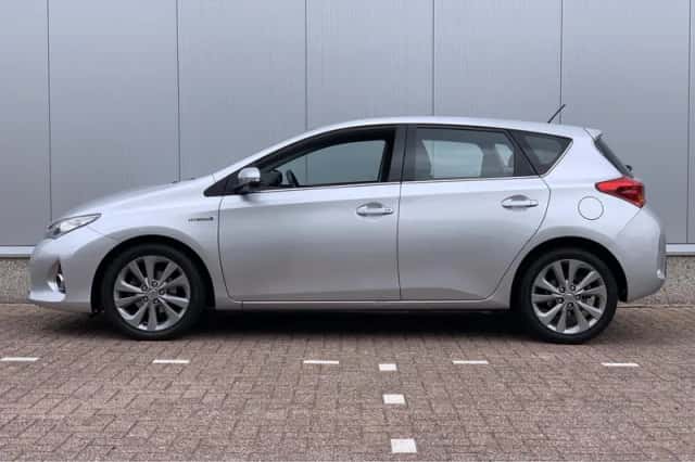 Toyota Auris (2014) thumbnail 4