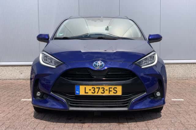 Toyota Yaris (2021) thumbnail 3