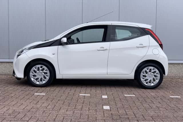 Toyota Aygo (2018) thumbnail 4