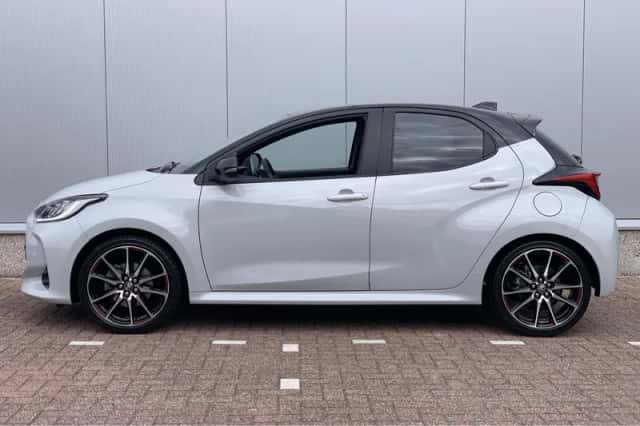 Toyota Yaris (2023) thumbnail 4