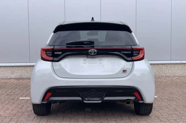 Toyota Yaris (2023) thumbnail 5
