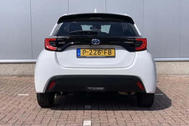 Toyota Yaris (2022) thumbnail 5
