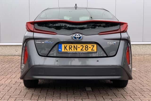 Toyota Prius (2018) thumbnail 5