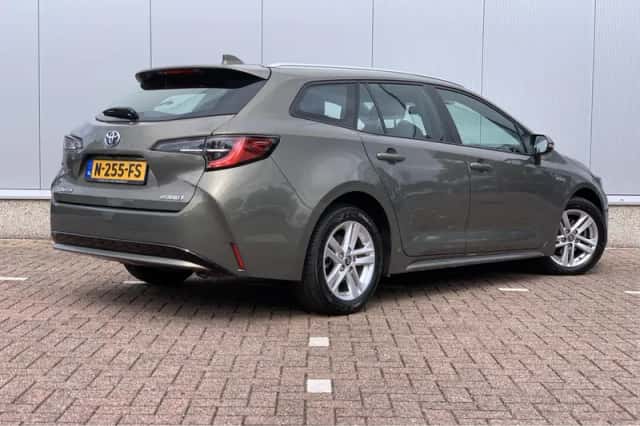 Toyota Corolla (2021) thumbnail 2