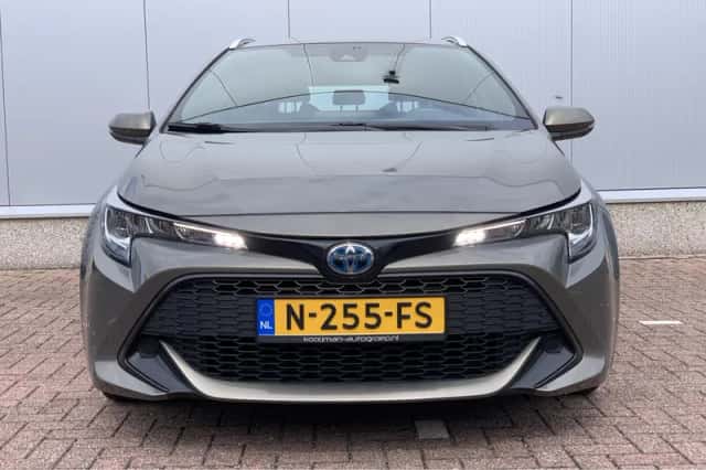 Toyota Corolla (2021) thumbnail 3