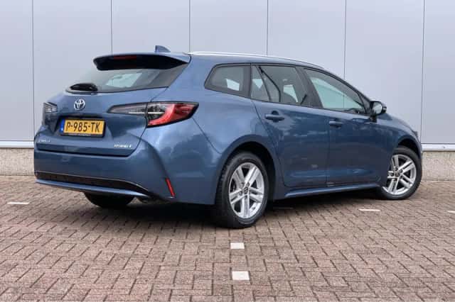 Toyota Corolla (2022) thumbnail 2