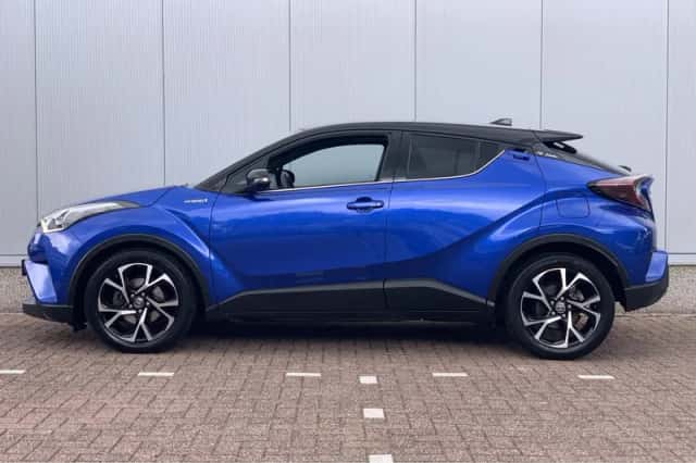 Toyota C-HR (2018) thumbnail 4