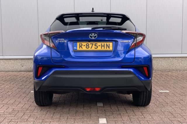 Toyota C-HR (2018) thumbnail 5