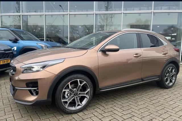 Kia XCeed (2023) thumbnail 1