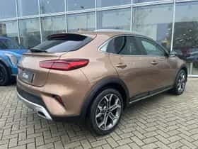 Kia XCeed (2023) thumbnail 2