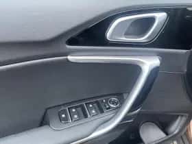 Kia XCeed (2023) thumbnail 15