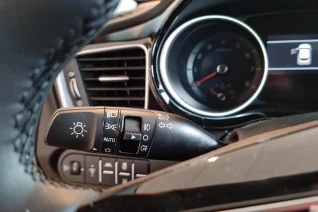 Kia XCeed (2023) thumbnail 7
