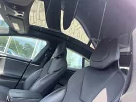 Tesla Model S (2018) thumbnail 15