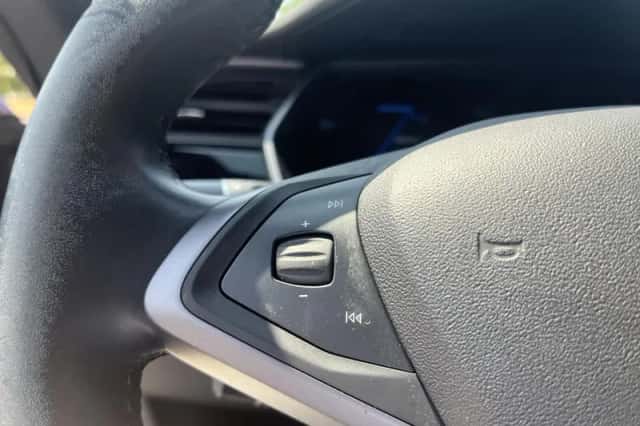 Tesla Model S (2018) thumbnail 20