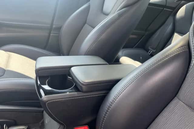 Tesla Model S (2018) thumbnail 22