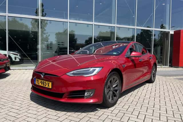 Tesla Model S (2018) thumbnail 5