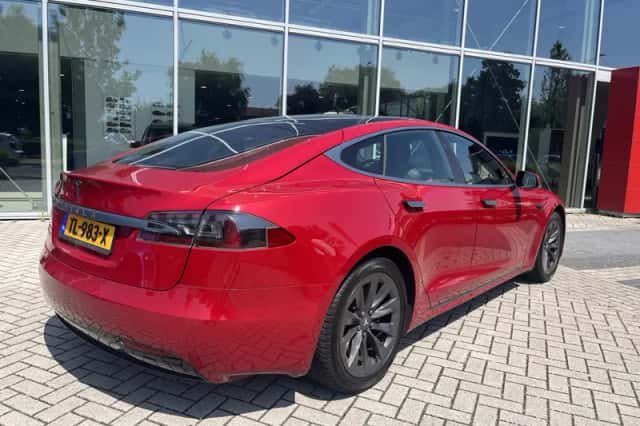 Tesla Model S (2018) thumbnail 6