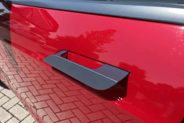 Tesla Model S (2018) thumbnail 9