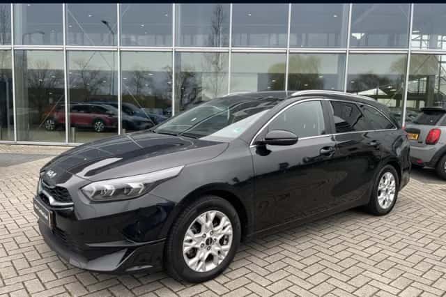 Kia Ceed Sportswagon (2023) thumbnail 1