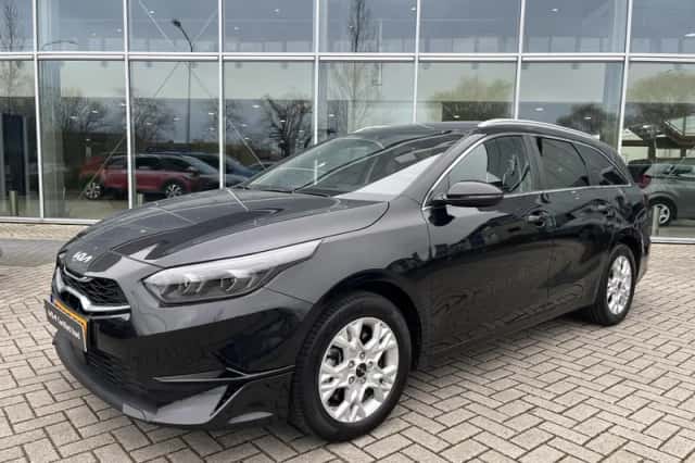 Kia Ceed Sportswagon (2023) thumbnail 3