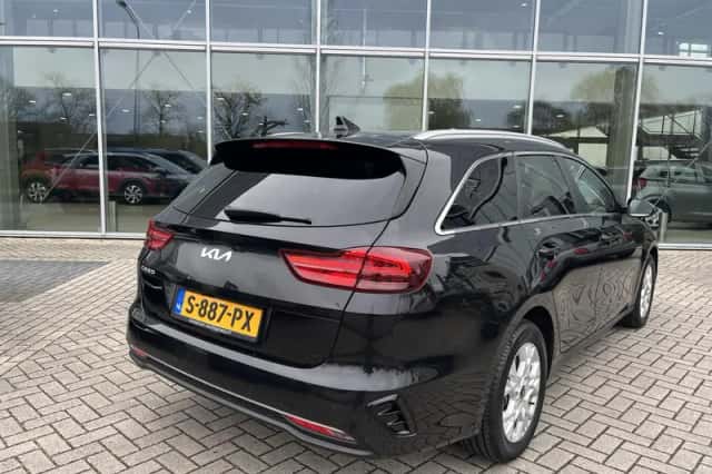 Kia Ceed Sportswagon (2023) thumbnail 5