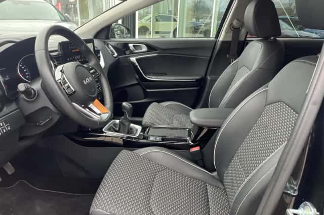 Kia Ceed Sportswagon (2023) thumbnail 7