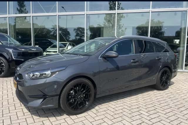 Kia Ceed Sportswagon (2024) thumbnail 1