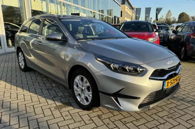 Kia Ceed Sportswagon (2023) thumbnail 3